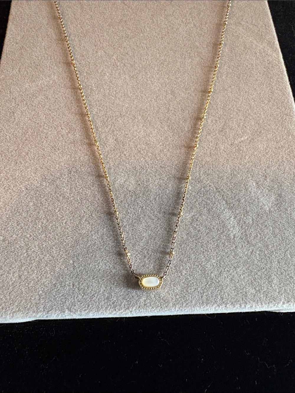 Kendra Scott Mini Elisa Pendant Necklace - Picture 7 of 17